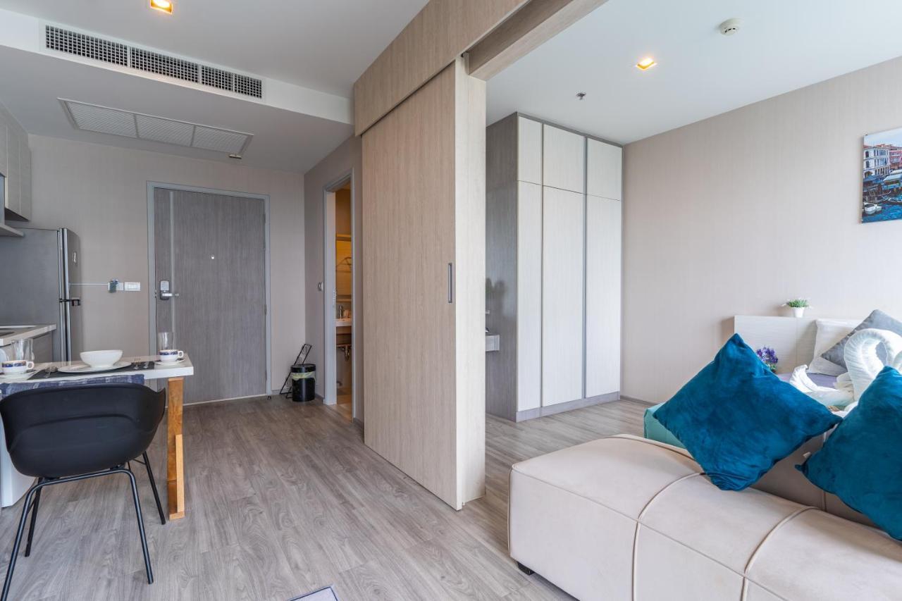 Aeras Beachfront Condominium Jomtien Beach Exterior photo